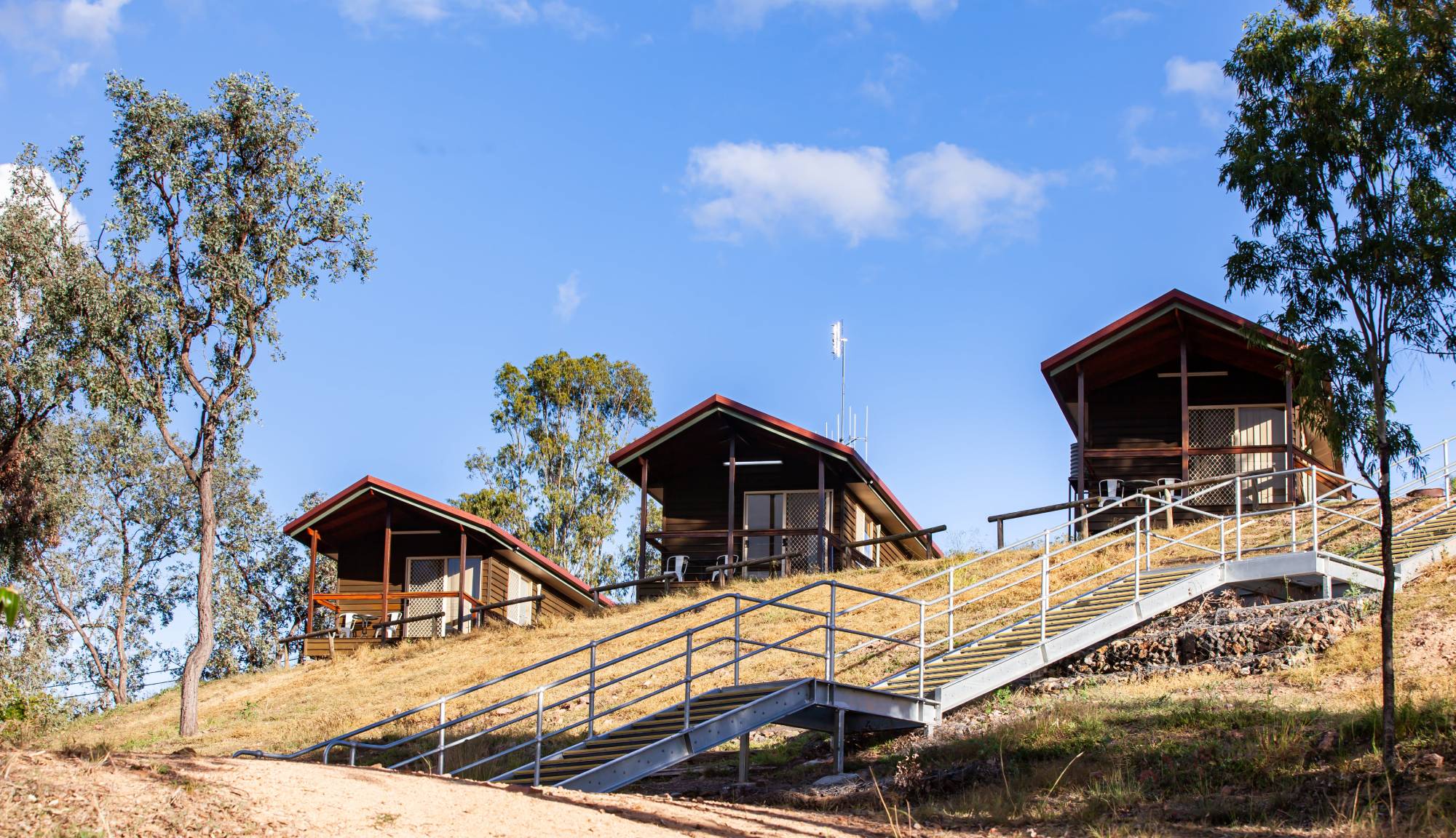 Boondooma Dam Lakeside Cabins